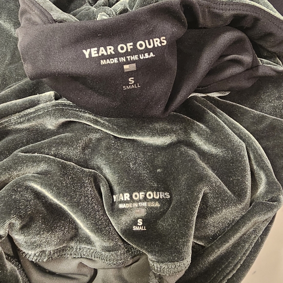 Year of Ours Velvet Set Leggings and Sports Bra Velvet Sage Small - Picture 8 of 8